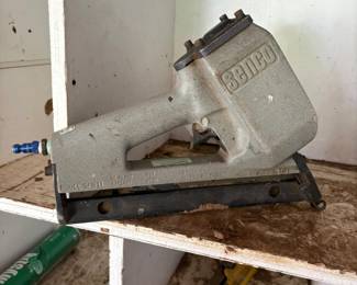 Senco pneumatic finish nail gun