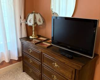 dresser, lamp, mirror, TV