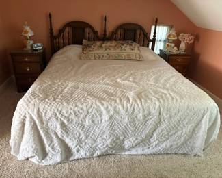 king bed, chenille spread