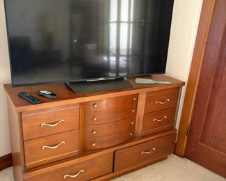 dresser, TV