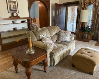 loveseat, lamp, side table, ottoman