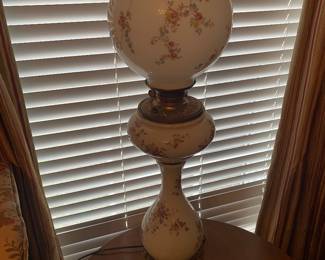2 vintage globe lamps