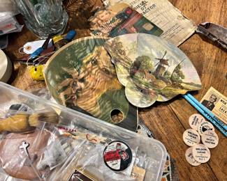 Assorted vintage items