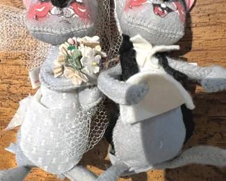 Annalee bride groom set