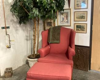 Wing chair with ottoman, Artificial tree