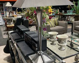 Table lamp with metal shade