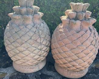 PHS068 Pineapple Sculptures 
