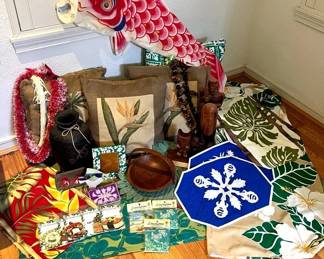 PHS020 Big Mix Of Fine Hawaiian Decor