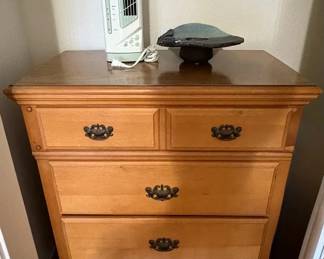 PHS091 5 Drawer Dresser With A Fan And Ceramic Piece
