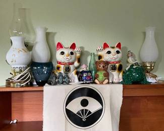 PHS125 - Potpourri Of Fun Home Decor & Collectibles 