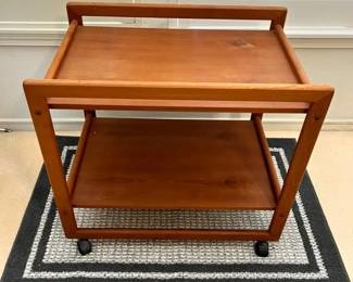 PHS104 Wooden Rolling Table/ Bar With Rug 