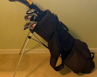 PHS096 Golf Club Set With Two Taylor made Clubs