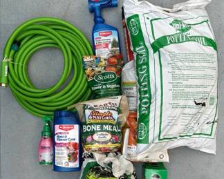 PHS048 Assortment Of Garden Soil And Feed 