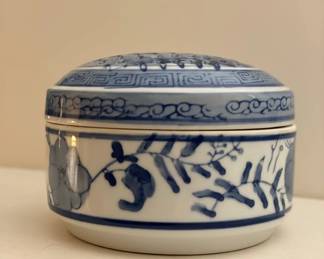 Twos Company The Canton Collection Blue and White Porcelain Potpourri Dish third image