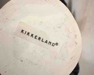 Kikkerland Queen Elizabeth II Figurine second image