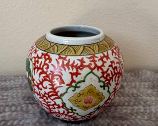 Hand Painted Kutani Edo-Ware Vase