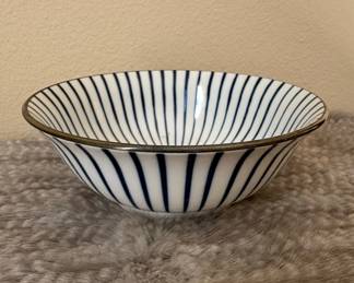 Tokusa Pattern Blue and White Ceramic Bowl with Fish Motif