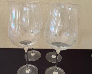 Set of 4 Tulip-Shaped Wine Glasses