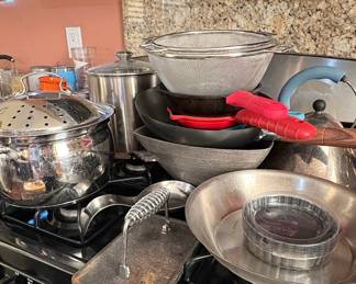 Assorted Cookware Set