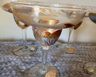 Set of 4 Vintage Coupe Glasses with Seashell Motif and Gold Accents