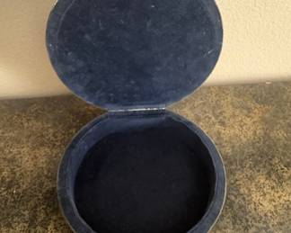 Silver Daisy Motif with Velvet Lining Inside Trinket Box