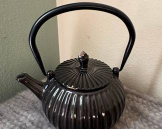 Black Ceramic Fluted Teapot with Metal Handle
