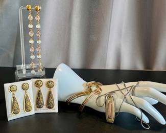 Damascene Gold Earrings - Vintage Damasquinado de Oro Filigree & Bead Drops