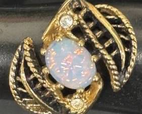 Gorgeous 18K Gold Opal Ring Size 5 1/2