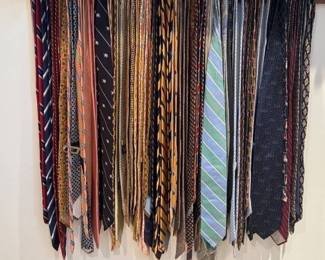 arge Collection of Men's Designer Neckties Including Ermenegildo Zegna, Vineyard Vines, and Robert Talbott