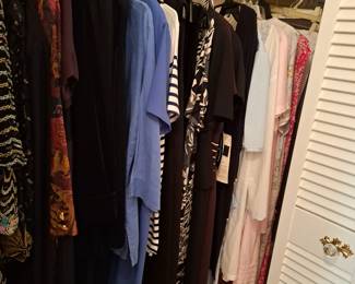 Ladies dresses, part dresses, night wares