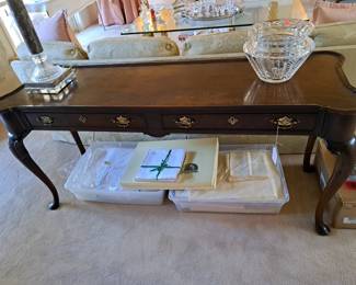 Long console or foyer table, many new and like new table linens