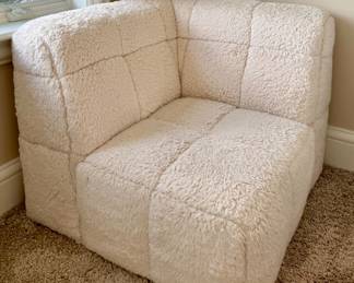 Pottery Barn Baldwin Corner Piece