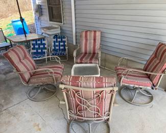 Outdoor Swivel Chais with Chusions