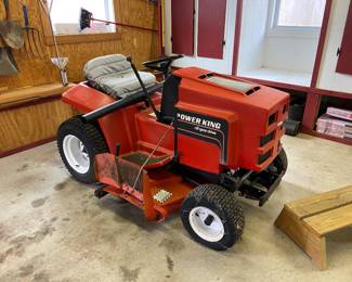 Power King Tractor, NEEDS NEW STARTER