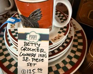 Betty Crocker Country Inn 38-Piece Set