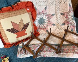 Accordion Rack, Quilts
