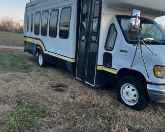 auctioncompanykc.com