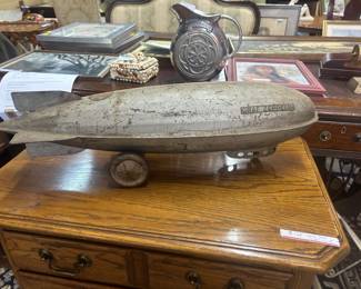 Graf zeppelin pull toy, w. 26 inched