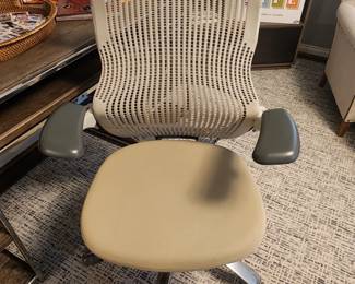 Knoll Executive Chair