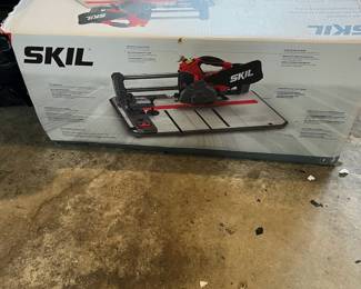 SKIL Flooring Saw