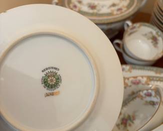 Celebrate China "Linda' Dinnerware Set