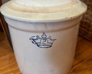 Robinson Ransbottom 2-Gallon Lidded Stoneware Crock