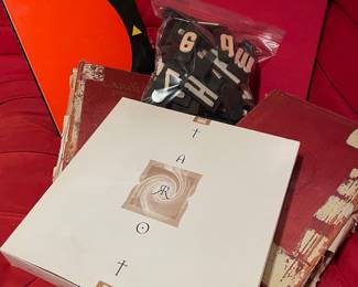 1995 Sealed DC Comics Limited Edition Vertigo Tarot Deck & Book, Japonisme: The Japanese Influence on Western Art Since 1858 by Siegfried Wichmann