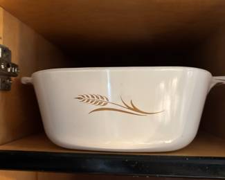 Corning Ware "Golden Wheat" 1.5 Quart Casserole Dish