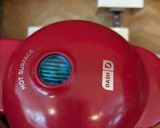 Dash Mini Maker Electric Round Griddle