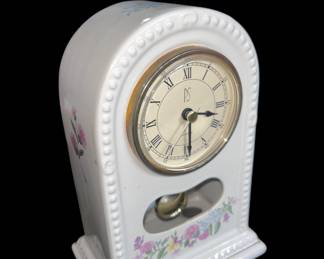 Porcelain mantle clock