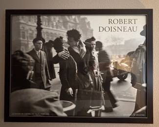 Framed Robert Doisneau "The Kiss by the Hôtel de Ville" Photography Print