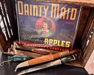1950s&nbsp;Dainty Maid Brand Advertising Crate Label, Horse Head Puukko Knife