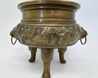Chinese Qing Dynasty bronze tripod censer