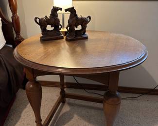 20th Century Jacobean Style Round Side Table, Western Syroco Wood Horse Bookends